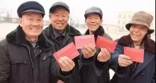 农村老人有福，年满60周岁，可领4项补贴，每月至少500元